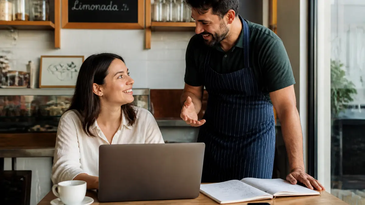 Community manager freelance : tarifs, clients et statut, le guide