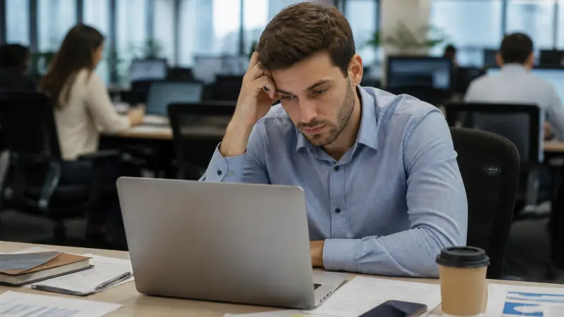 Pourquoi les talents IT quittent les ESN : analyse et solutions